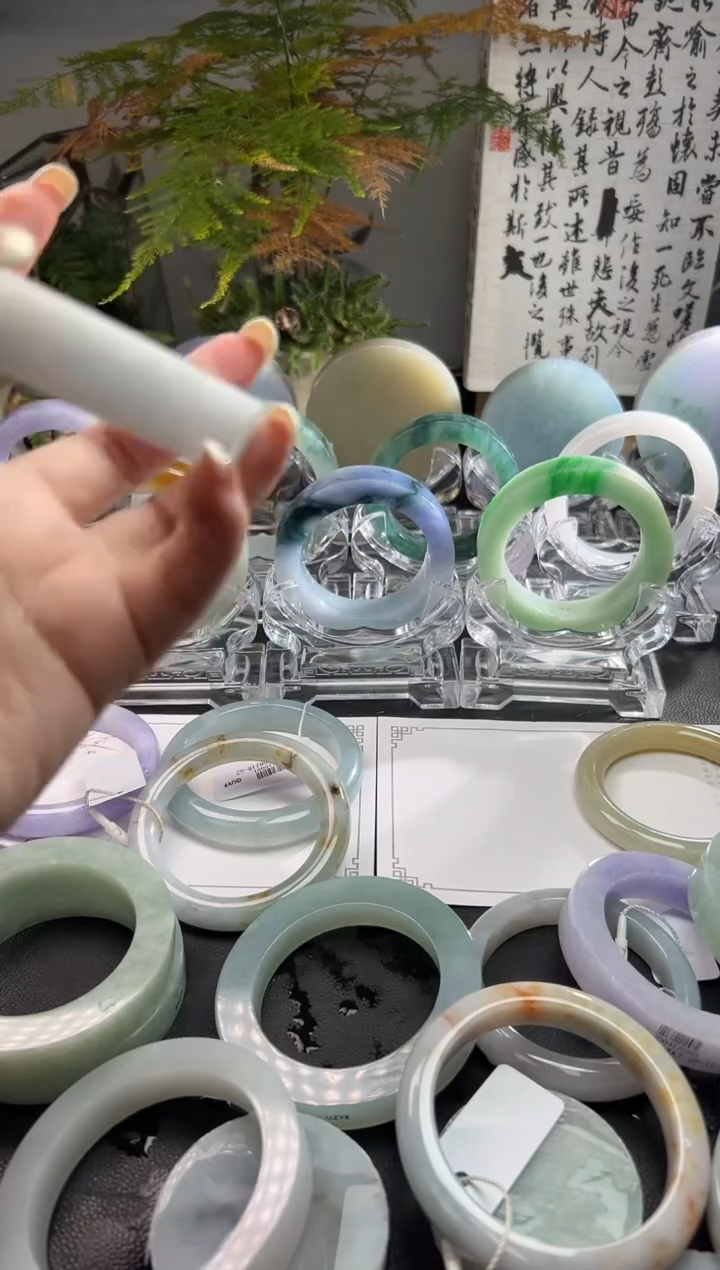 定制翡翠手镯未镶嵌披****姐手镯
