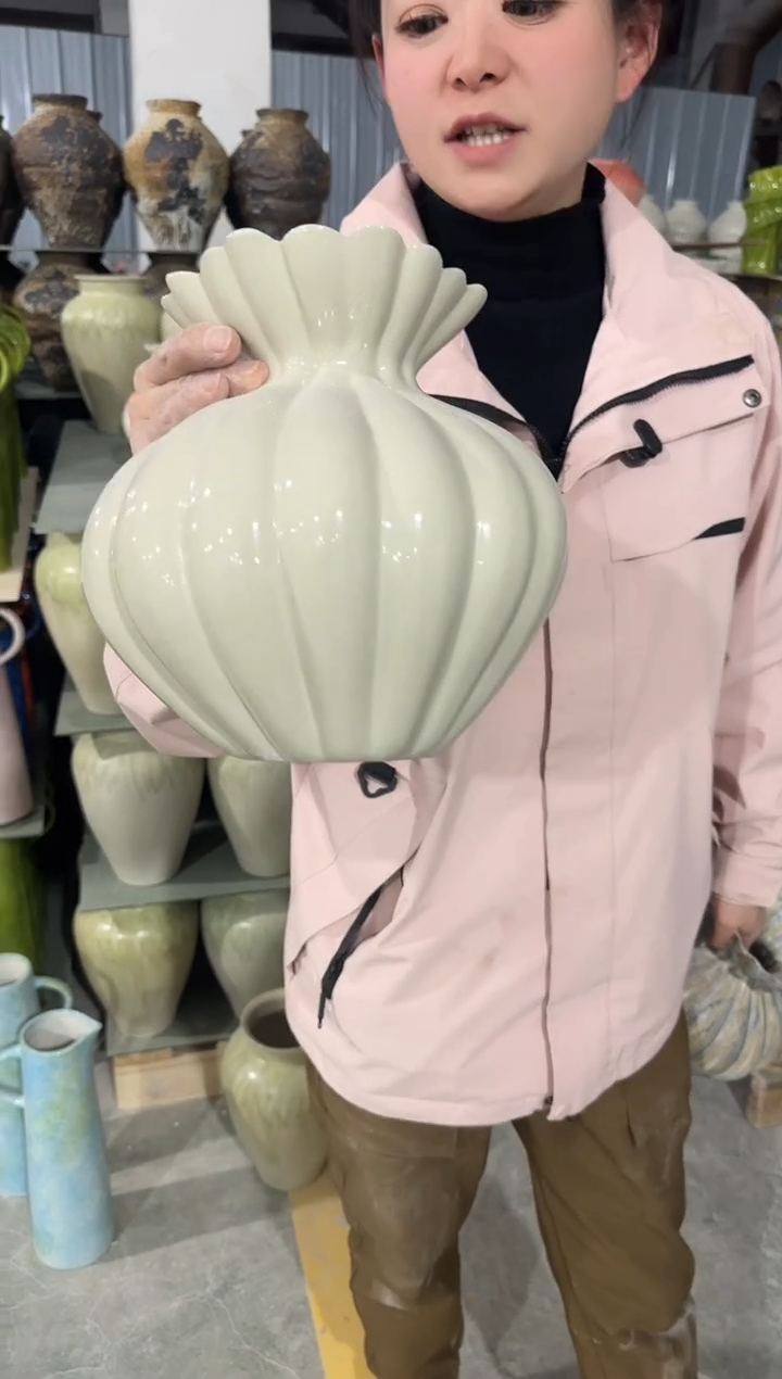 乳白色南瓜陶瓷瓶