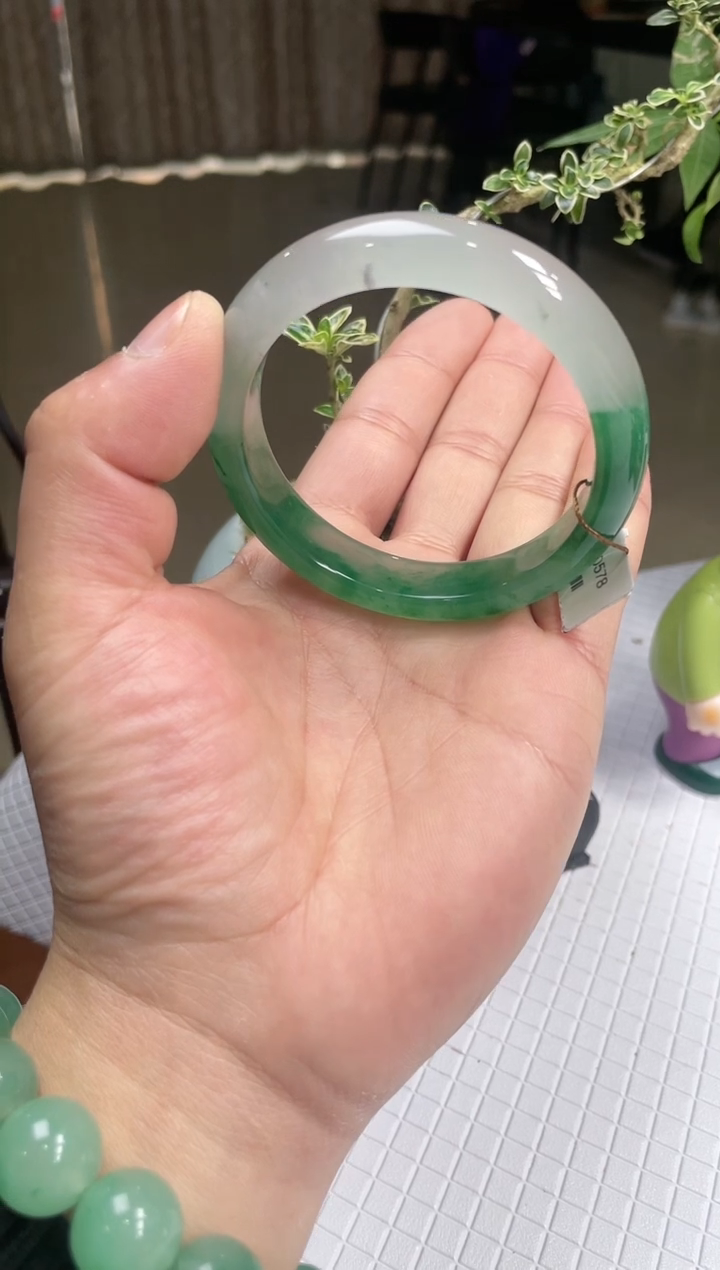 【闪购商品】石英质玉手镯未镶嵌非洲翠手镯多样性发货
