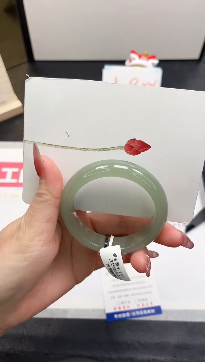 【闪购商品】石英质玉手镯未镶嵌114-53