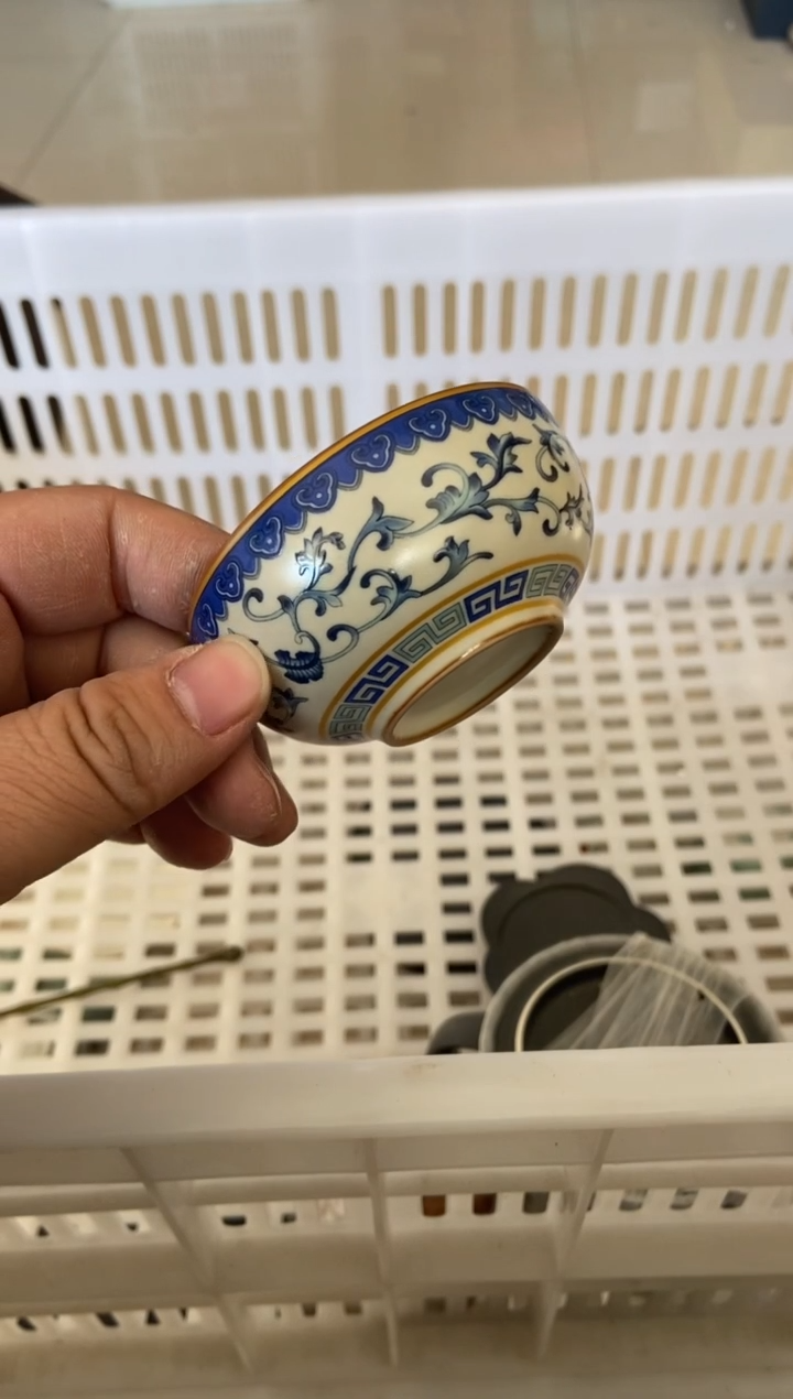 杯子瓷无运费险有瑕疵的摄影的产品有使用过的痕迹有点脏介意勿拍