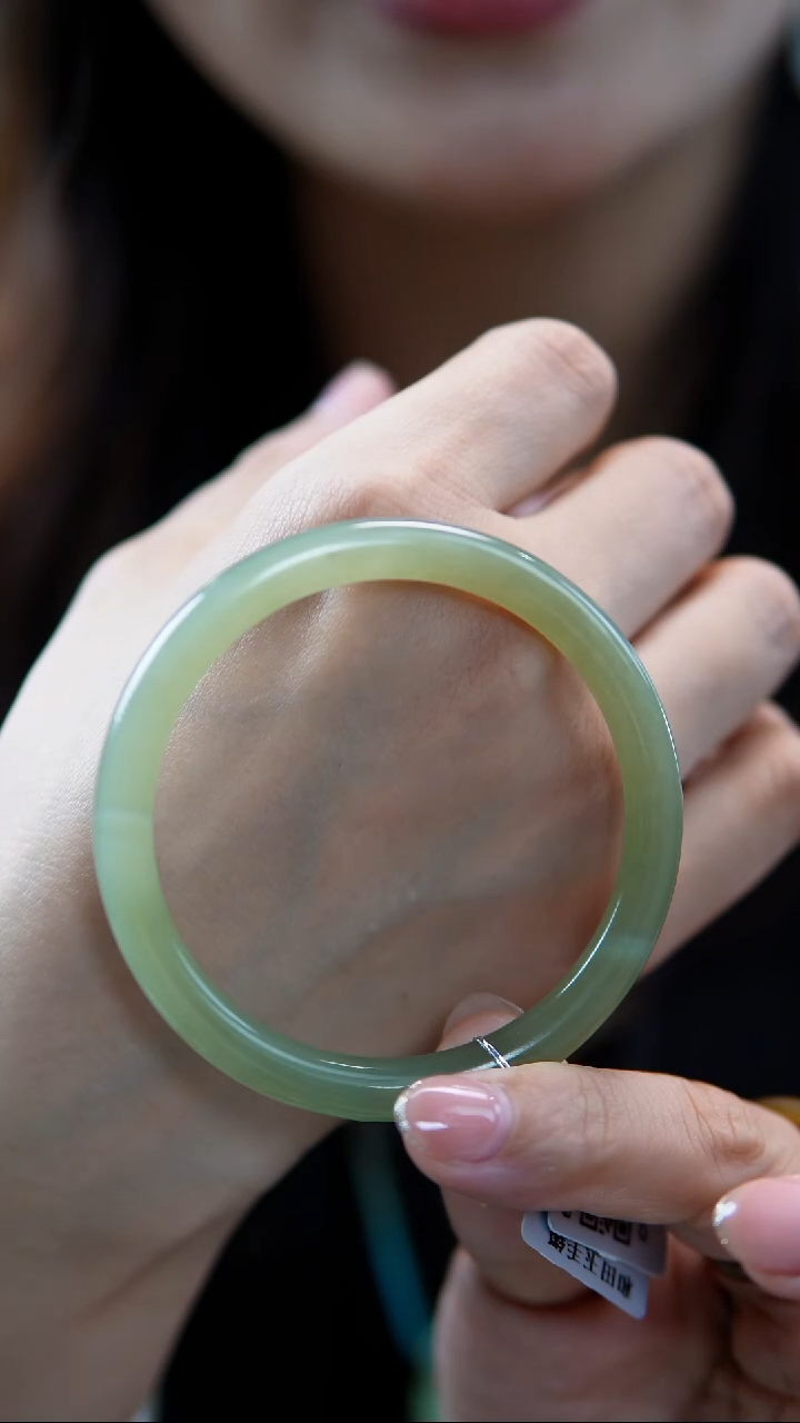 【闪购商品】和田玉手镯未镶嵌58湖水