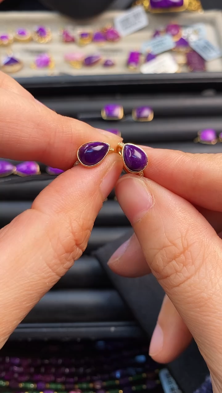 苏纪石（舒俱来）18K金镶嵌耳饰1