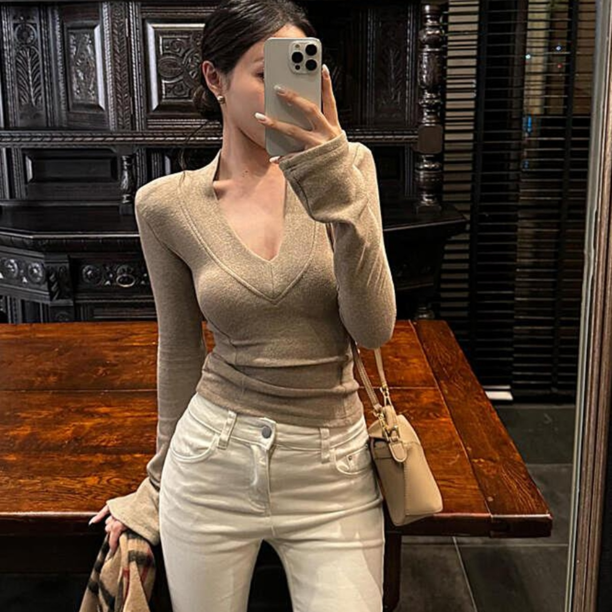 【现货24h+运补4-6】2025新品纯色V领长袖T恤女秋冬气质修身上衣潮