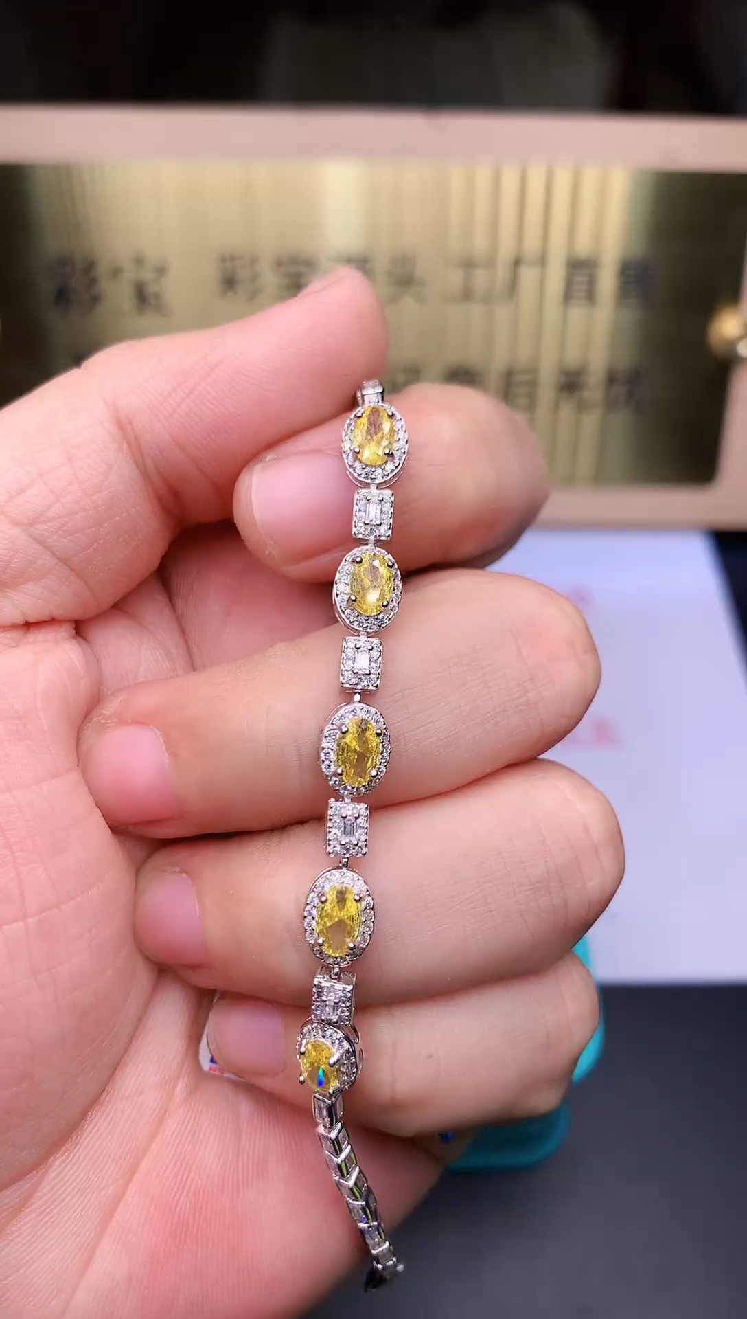 【闪购商品】蓝宝石手链银S925镶嵌........