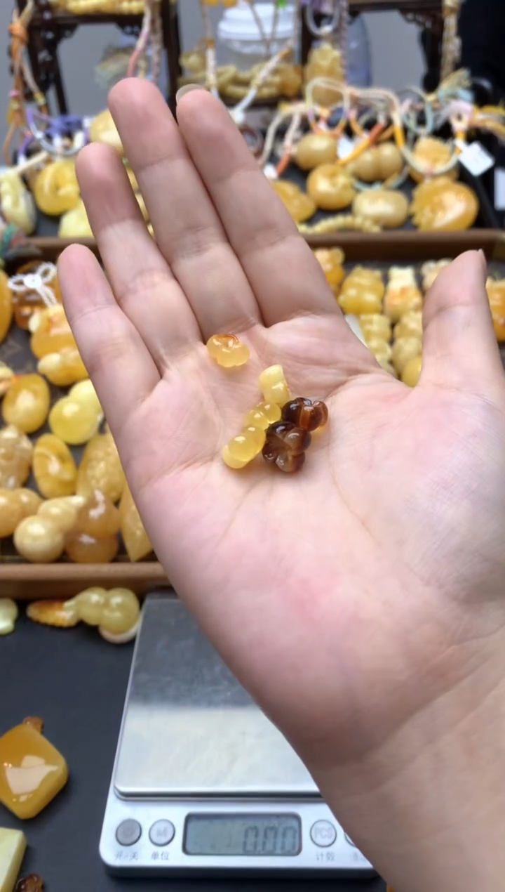 未镶嵌琥珀珠宝奇石105琥珀蜜蜡花粉有纹小坑介意勿拍
