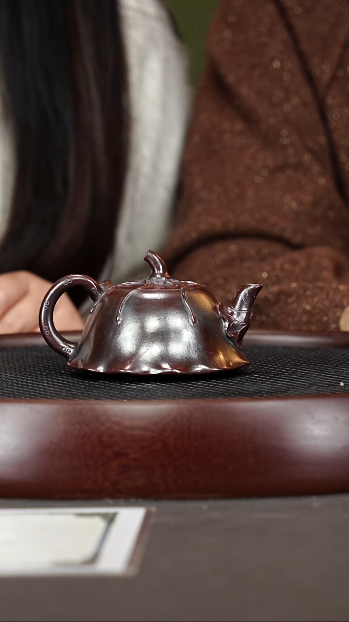 茶壶紫砂21YLX莲子 龙山古乌泥160cc