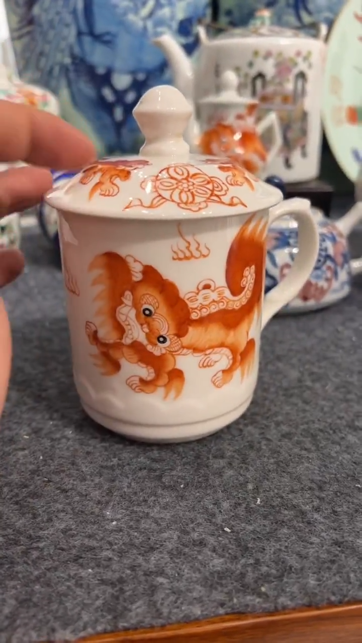 摆件瓷摆件瓷摆件狮子办公杯中号