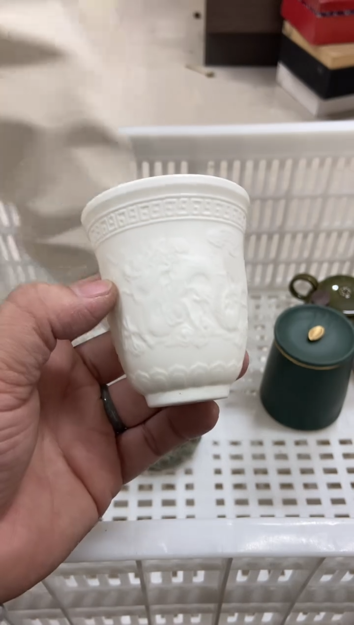 无运费险有瑕疵的摄影的产品有使用过的痕迹有点脏介意勿拍