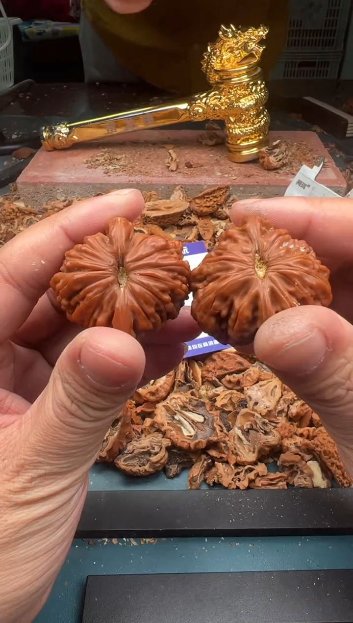 【闪购商品】文玩核桃把件雷龙文玩核桃四座楼42尺寸-44