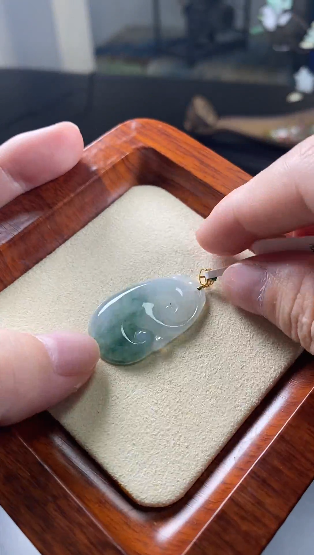 翡翠18K金镶嵌颈饰翡翠如意一件/配链