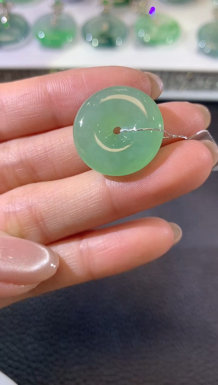 【闪购商品】翡翠吊坠(不含链)18K金镶嵌A8