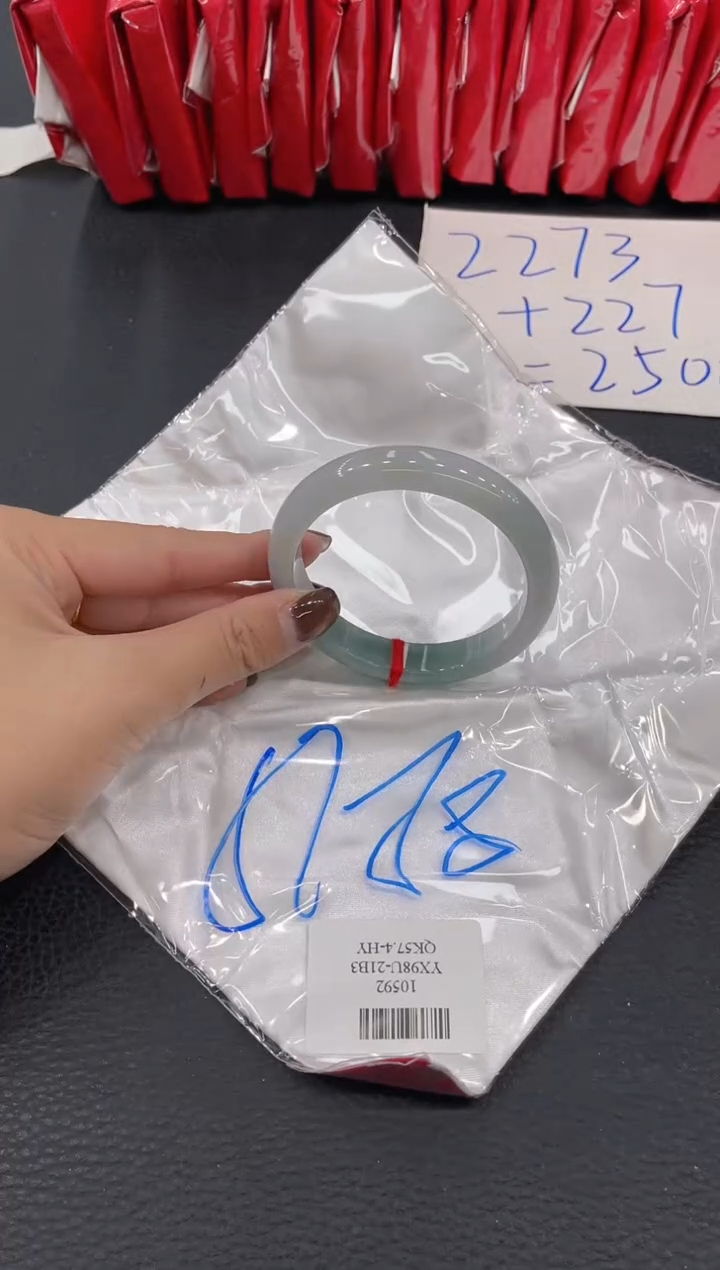 【闪购商品】翡翠手镯未镶嵌手镯