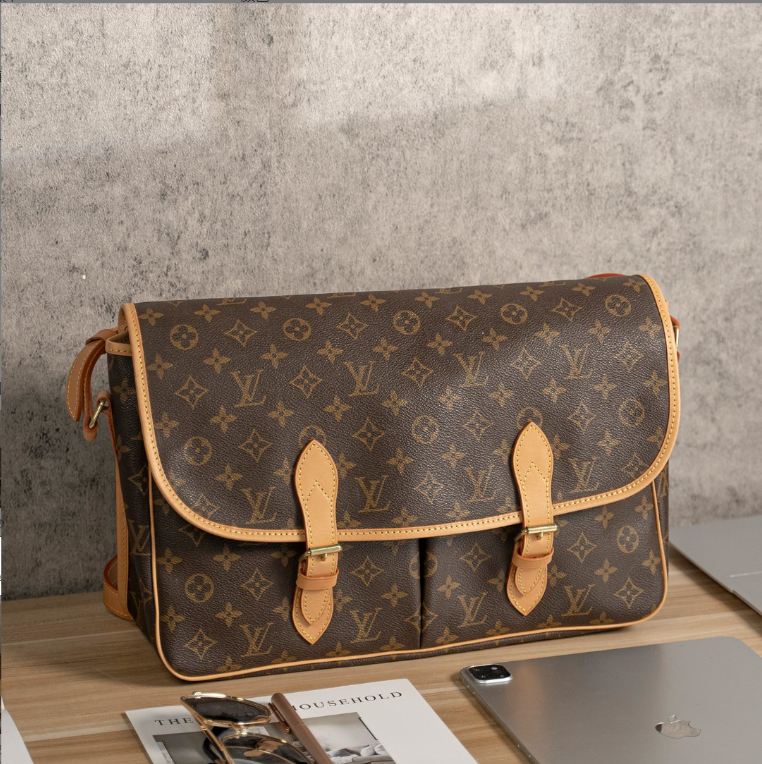 95新 LouisVuitton/路易威登 中古斜跨双眼邮差包经典斜挎包翻盖