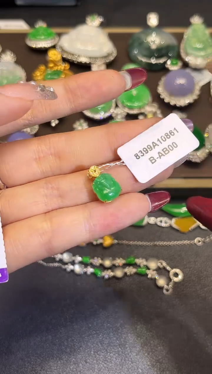 【闪购商品】翡翠吊坠(不含链)18K金镶嵌4551  