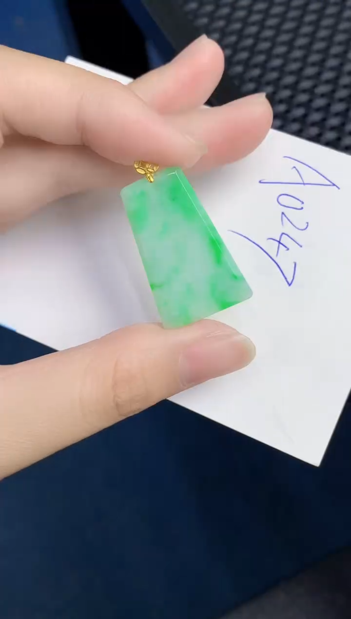 【闪购商品】翡翠颈饰18K金镶嵌000000000