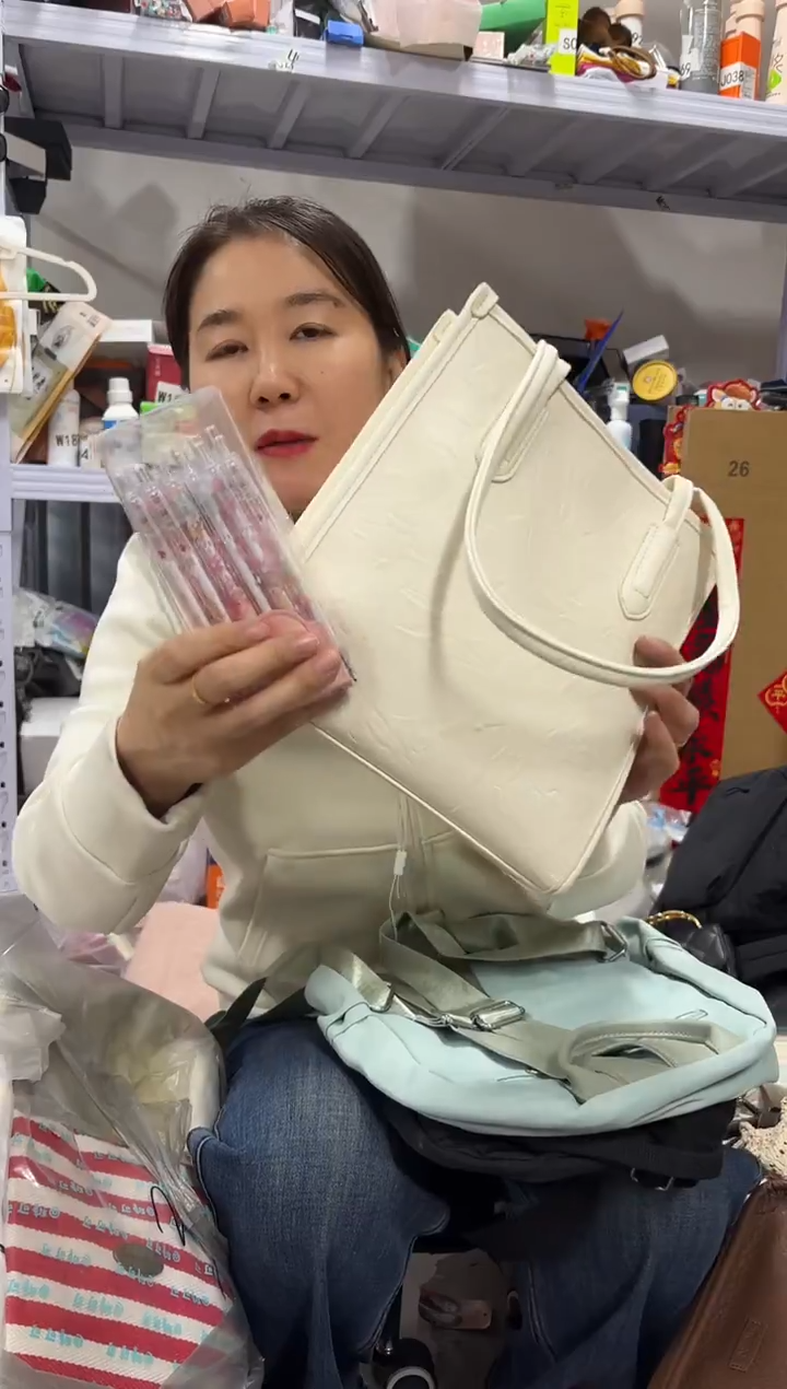 PU上车啦 宝宝们抓紧时间去下方链接拍吧发两盒按动笔