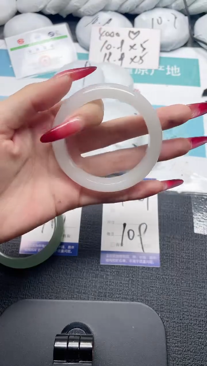 未镶嵌手镯石英质玉159-56