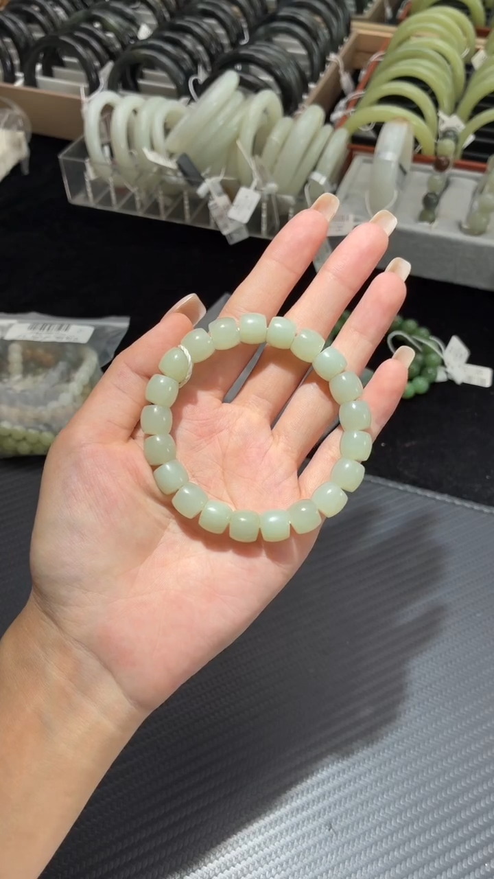 未镶嵌手串和田玉招***⭐且末近矿微色差卡10手串
