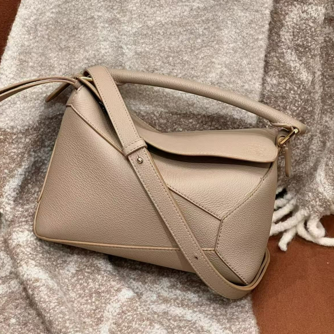 99新 LOEWE/罗意威 青奢荟罗意威几何小号手提斜挎包/90009