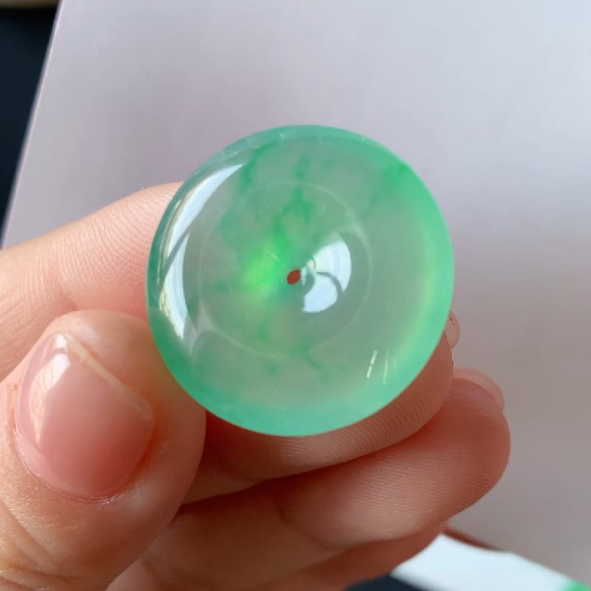 缅甸天然定制翡翠挂件