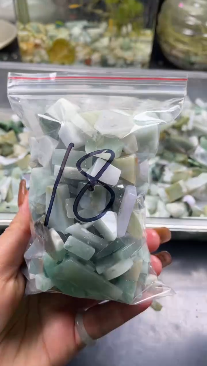 配石翡翠天然翡翠小号500克18