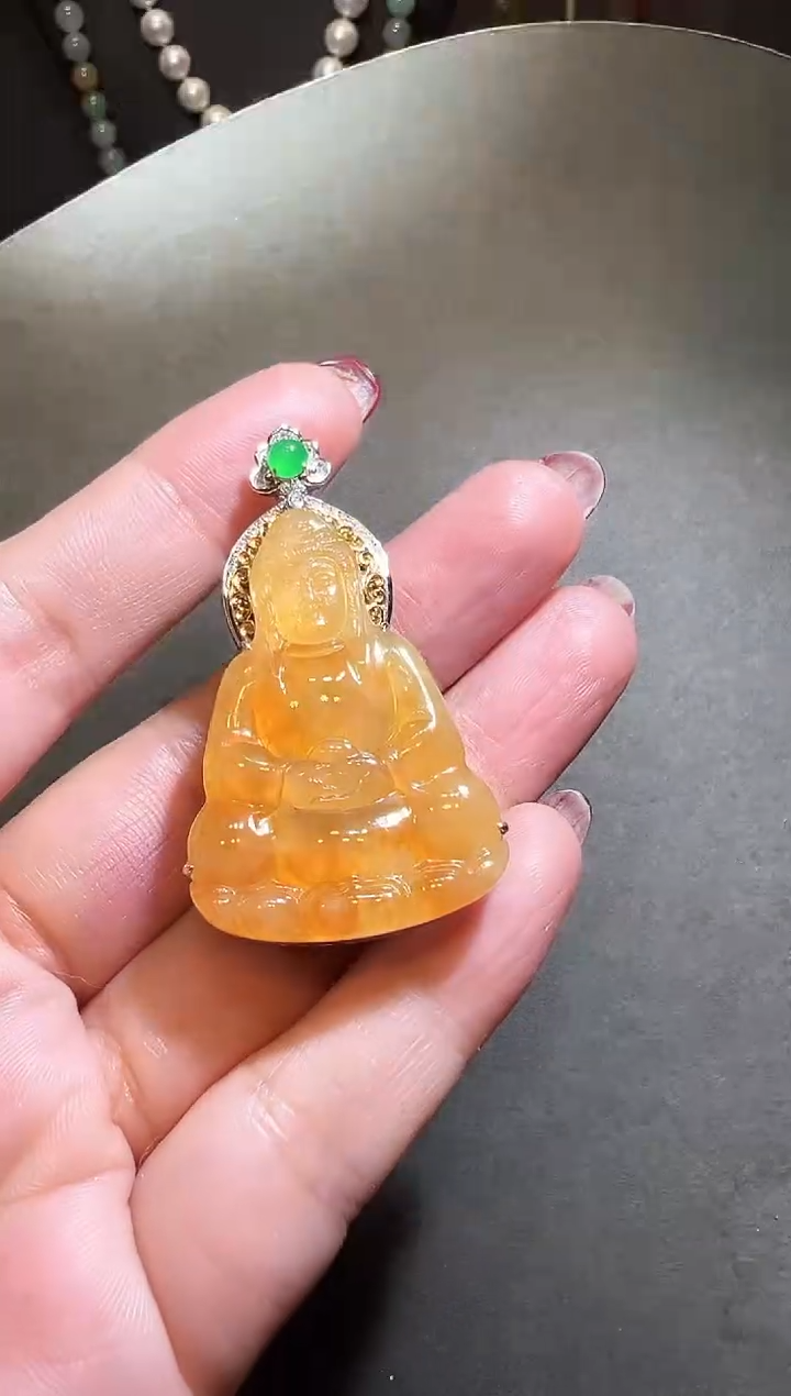 【闪购商品】翡翠颈饰18K金镶嵌黄翡观音吊坠