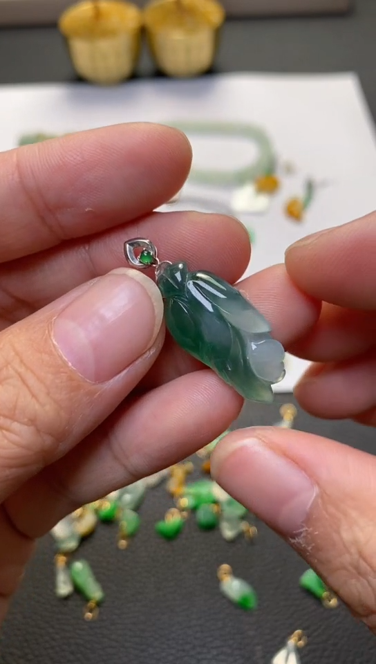 翡翠未镶嵌吊坠(不含链)翡翠净货32437