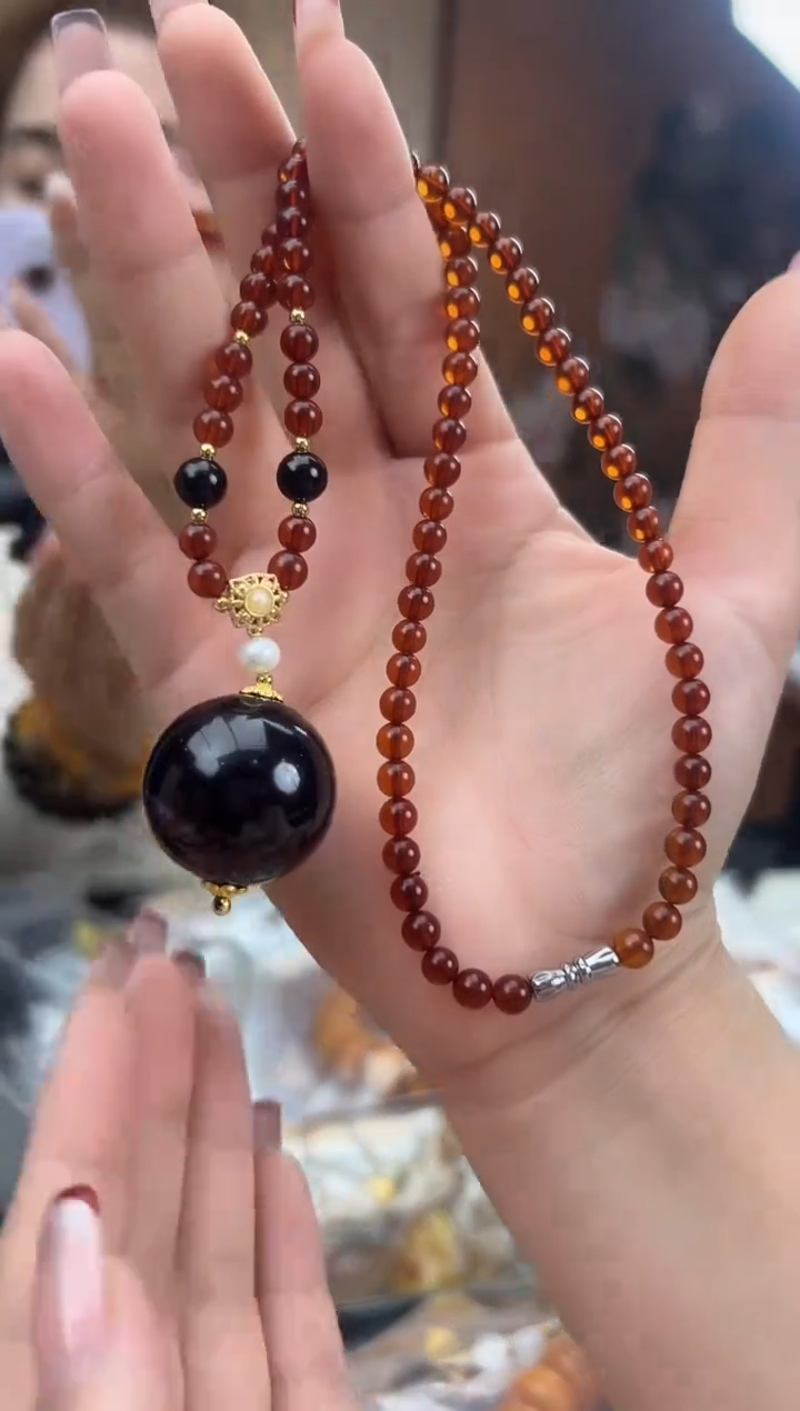 【闪购商品】琥珀裸石未镶嵌蜜蜡吊坠