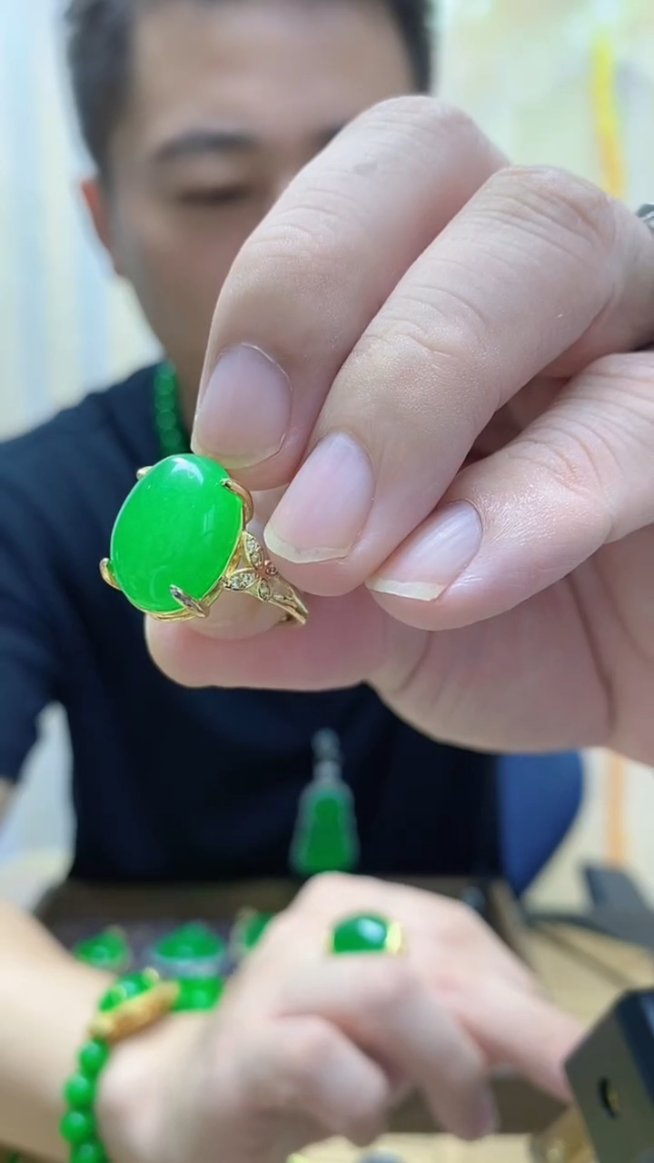 14K金镶嵌戒指翡翠翡翠戒指