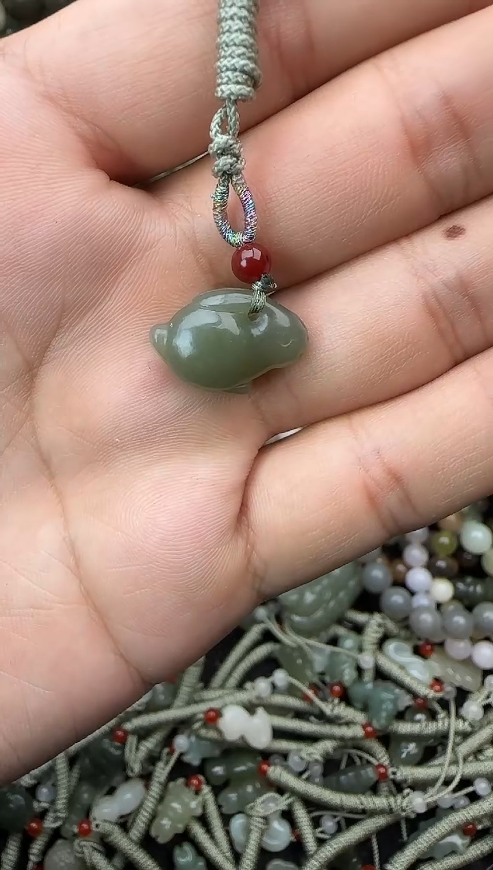 颈饰未镶嵌和田玉拍一发一