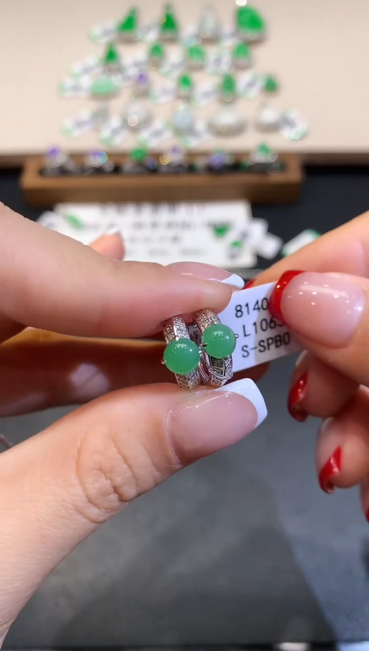 翡翠18K金镶嵌耳饰L1063多样性发其一