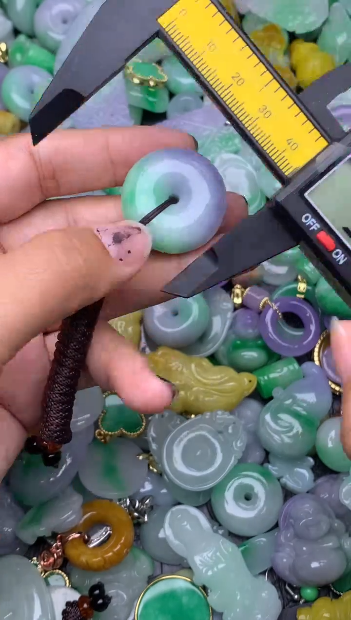 翡翠未镶嵌颈饰天然缅甸翡翠吊坠