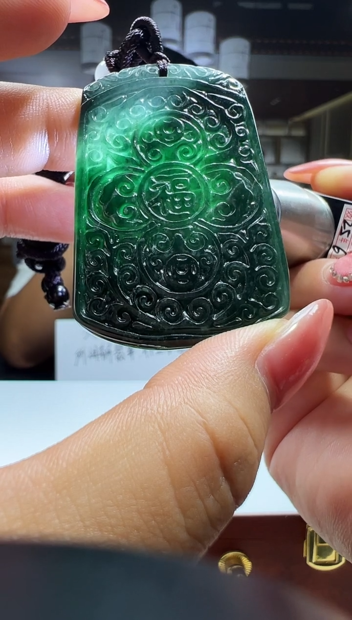 翡翠未镶嵌颈饰0097151296