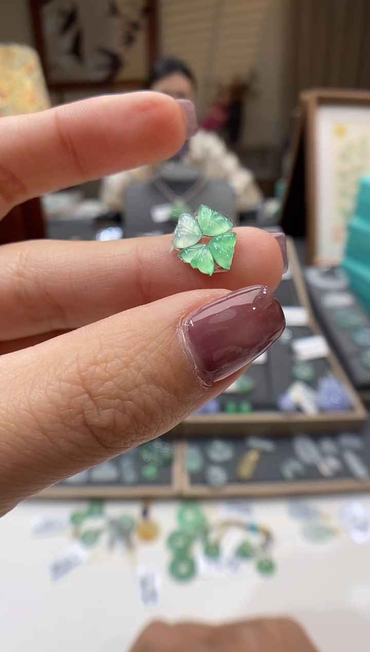 【闪购商品】翡翠颈饰未镶嵌蝴蝶