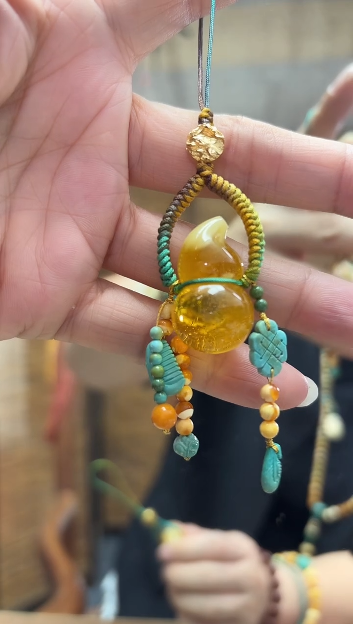 蜜蜡颈饰未镶嵌发一件设计款 金沙葫芦