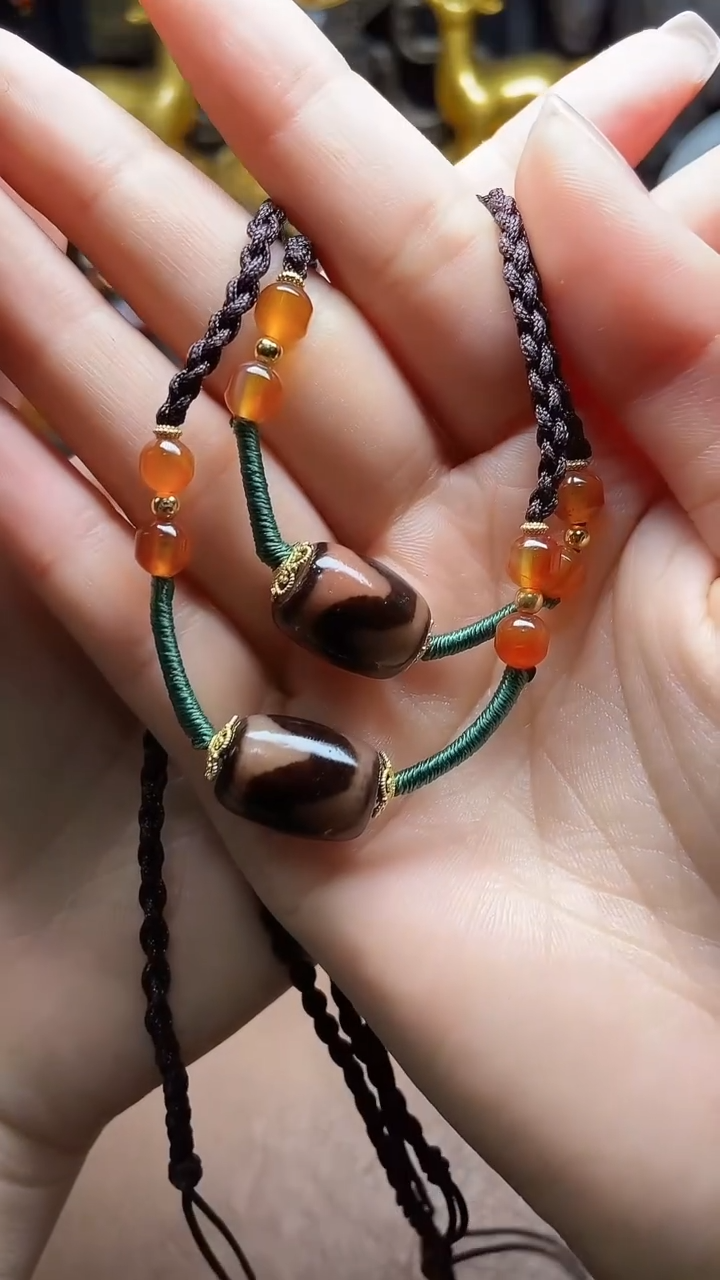 未镶嵌颈饰玛瑙/玉髓（覆膜）条纹玛瑙  只发其一