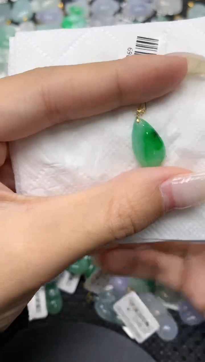 颈饰18K金镶嵌翡翠11111111111