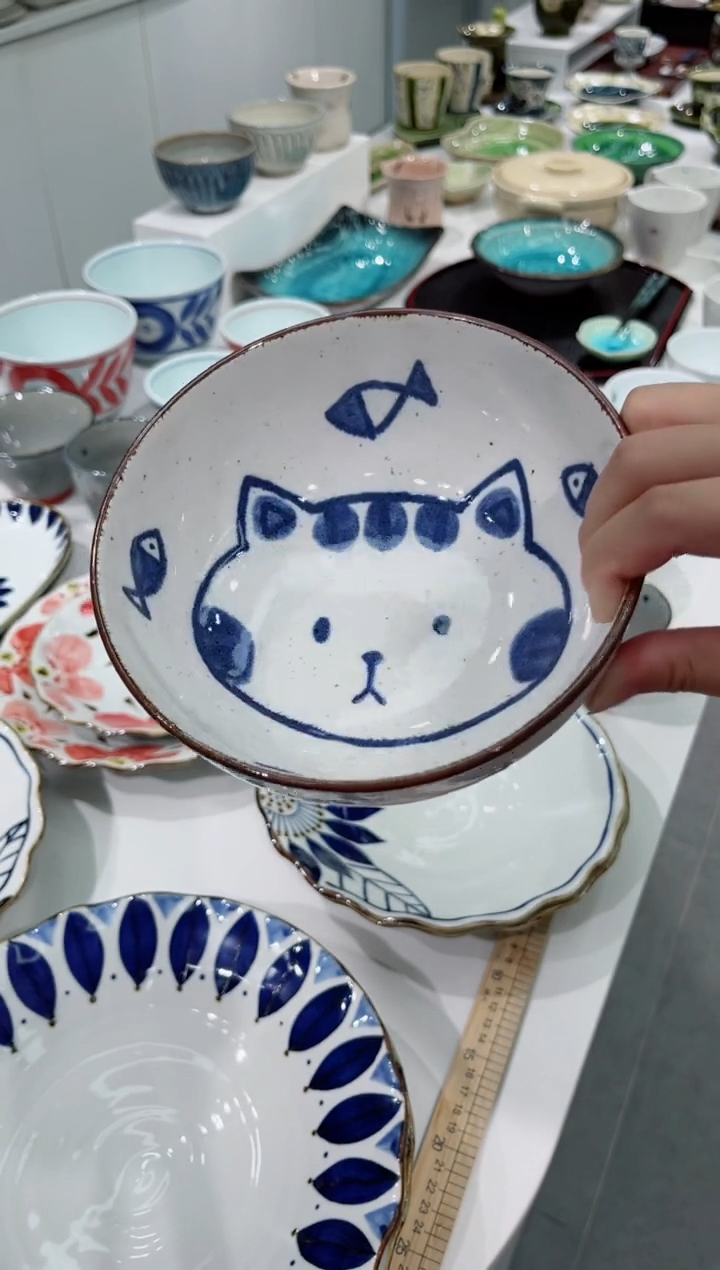 瓷片蓝色猫咪面碗
