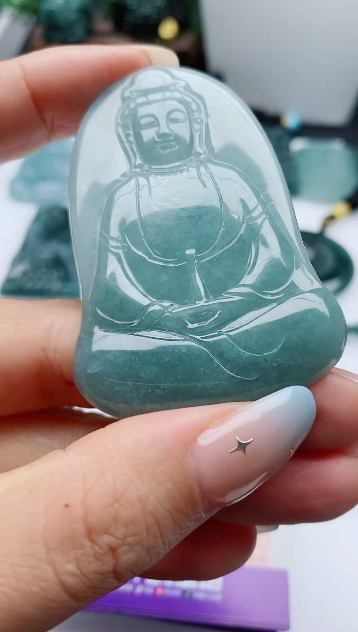 颈饰未镶嵌翡翠 