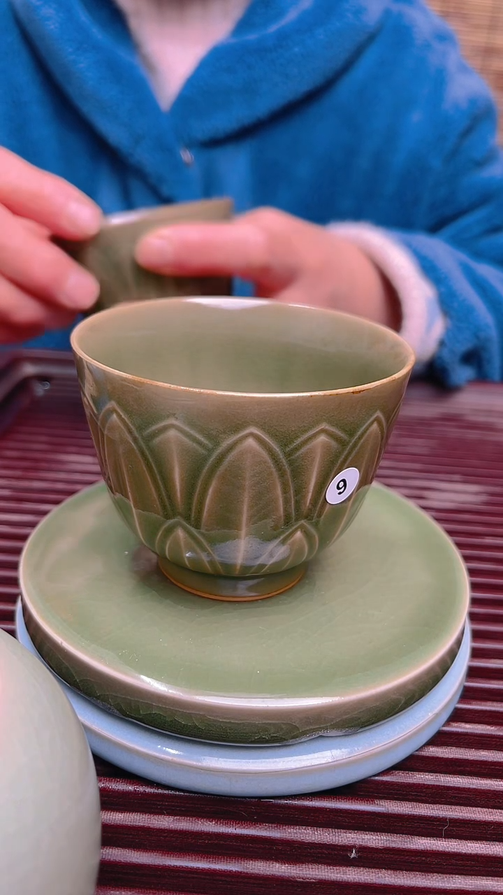 【闪购商品】瓷片原生态原矿9号葱绿雕刻杯