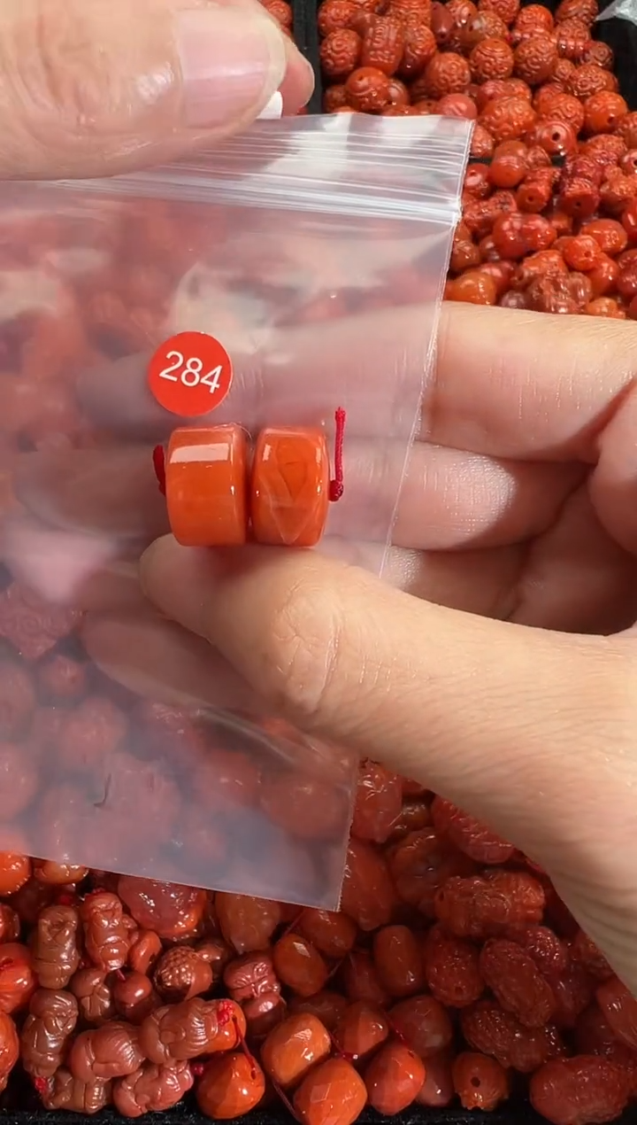 颈饰未镶嵌南红玛瑙1