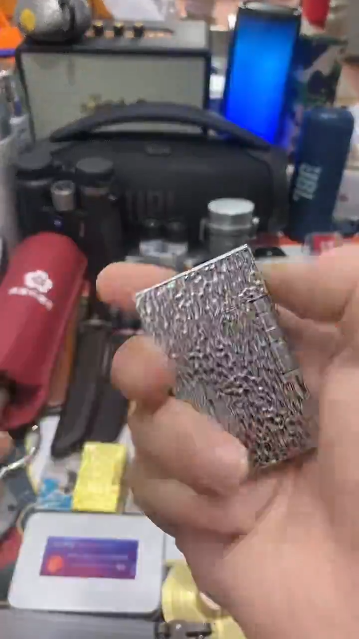 瓷片闪购商品  如图所示