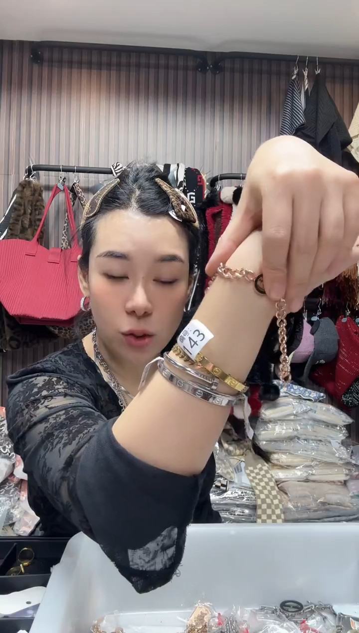 亚麻芳姐孤品福利F70