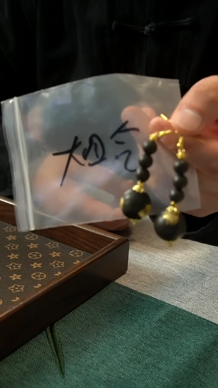 泥塑大四合定制耳环，按照图片发货