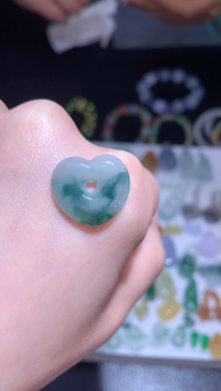 未镶嵌定制翡翠爱心