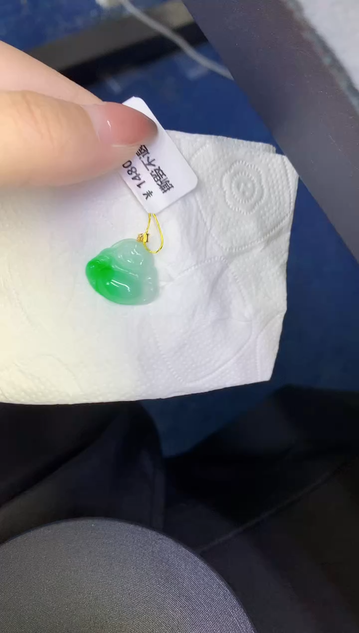 颈饰18K金镶嵌翡翠缅甸天然翡翠A货