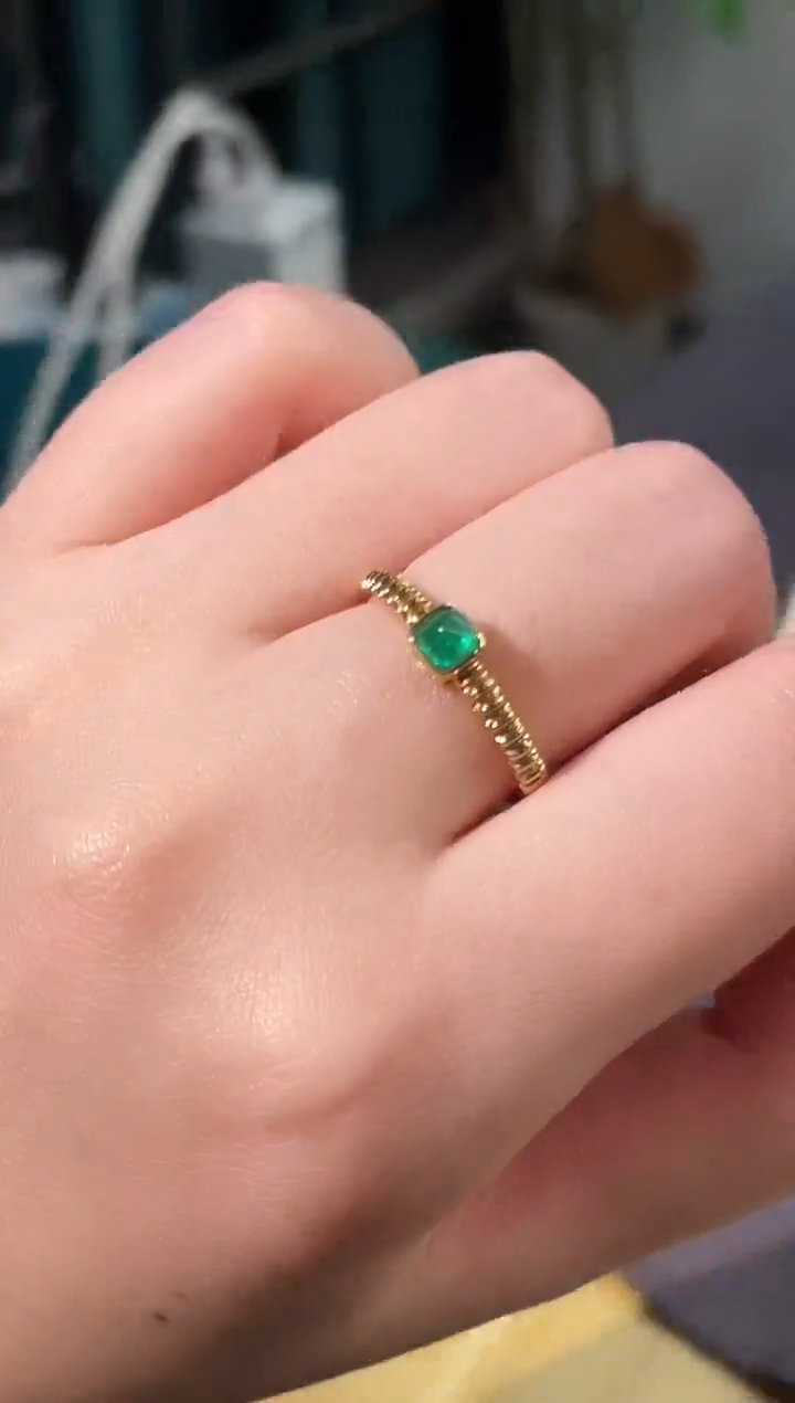 【闪购商品】祖母绿戒指18K金镶嵌0.18ct