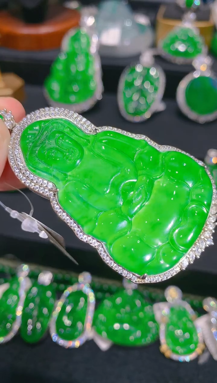 【闪购商品】翡翠颈饰银S925镶嵌33一季