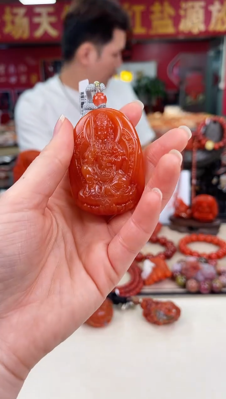 未镶嵌雕刻吊坠南红玛瑙（多样式发其一）